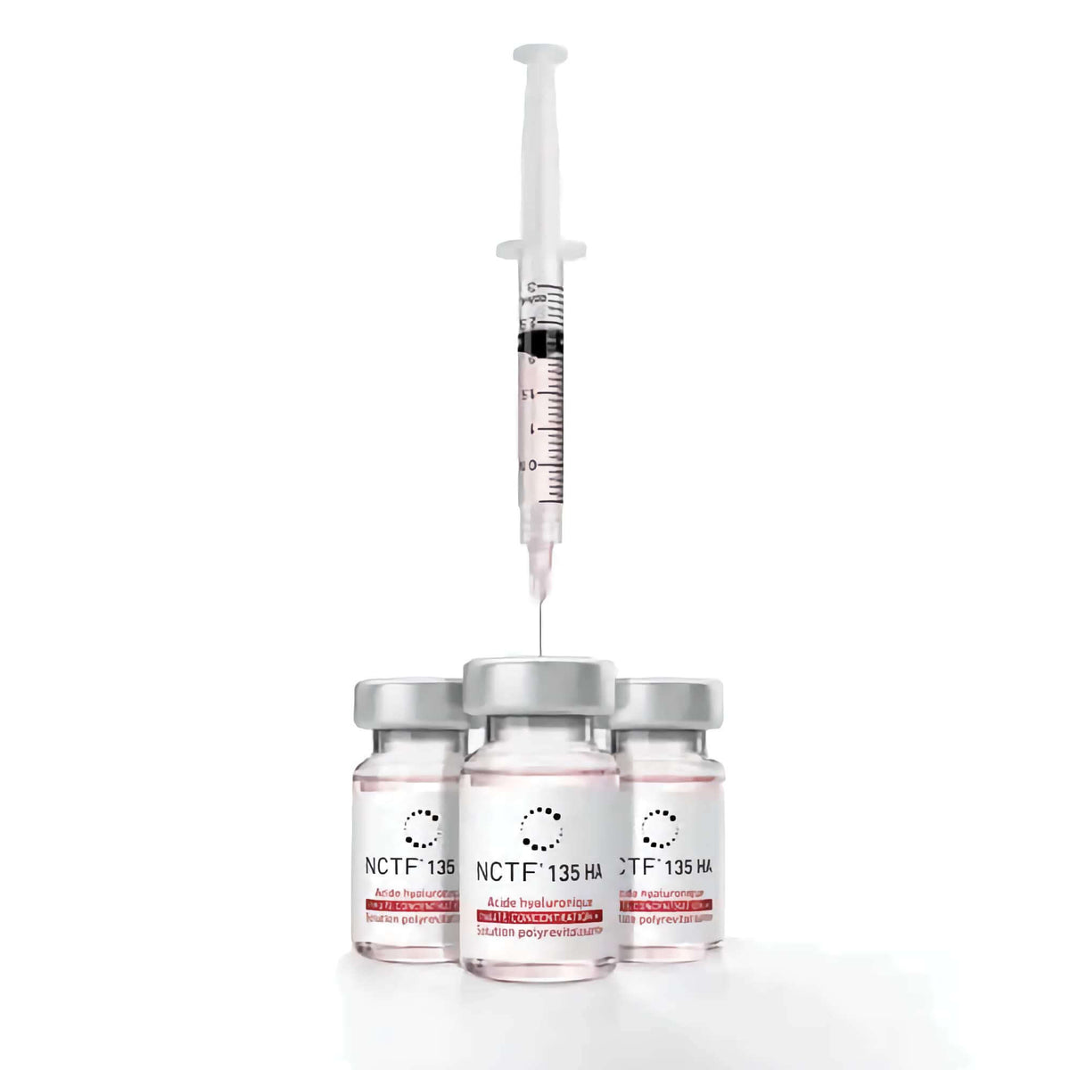 Fillmed NCTF 135HA Dermalfiller, 5x3ml Hyaluronsäure für Hautregeneration, sichtbar in der Verpackung.