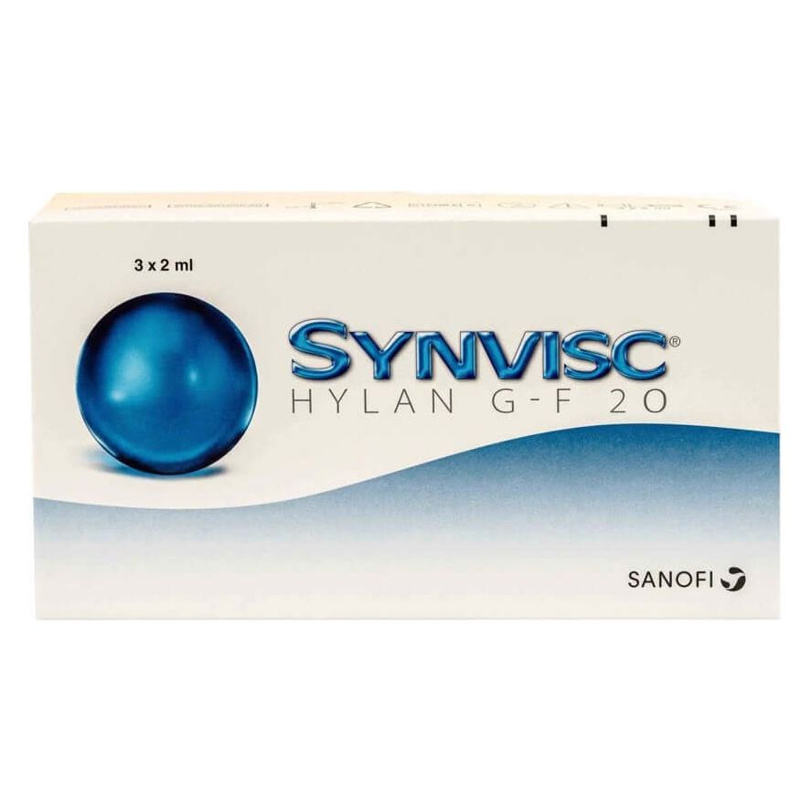 Drei Sanofi Synvisc 16mg 2ml Hyaluronsäure-Injektionen für Kniearthrose, klare Fertigspritzen mit Aufdruck auf weißem Hintergrund